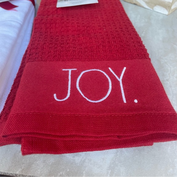 Rae Dunn red white Christmas Kitchen Towels NWT - Picture 3 of 12